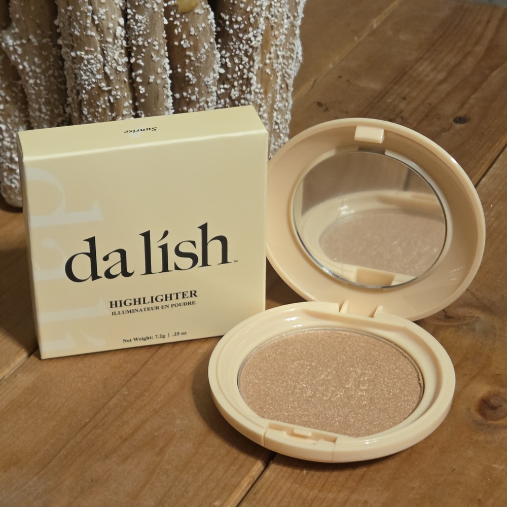 Da LISH Sunrise | Soft Golden Glow Highlighter
